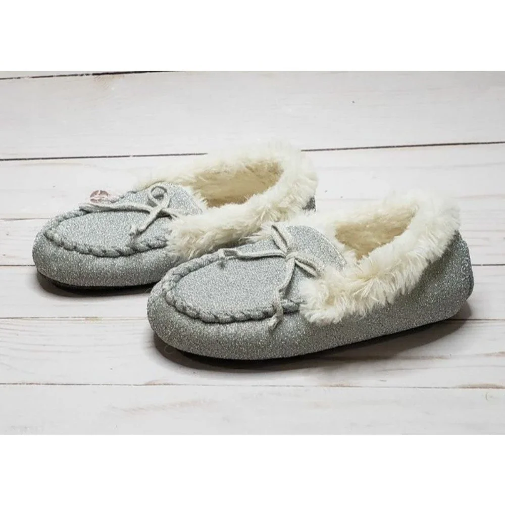Girls Childrens Place Slippers 10/11